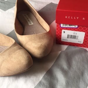 EUC Pirassa beige nude flats, almond toe